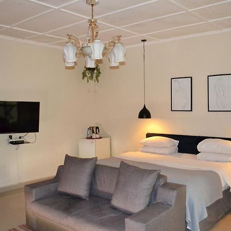 Bougainvilla Boutique Hotel & Restaurant Lubumbashi Buitenkant foto