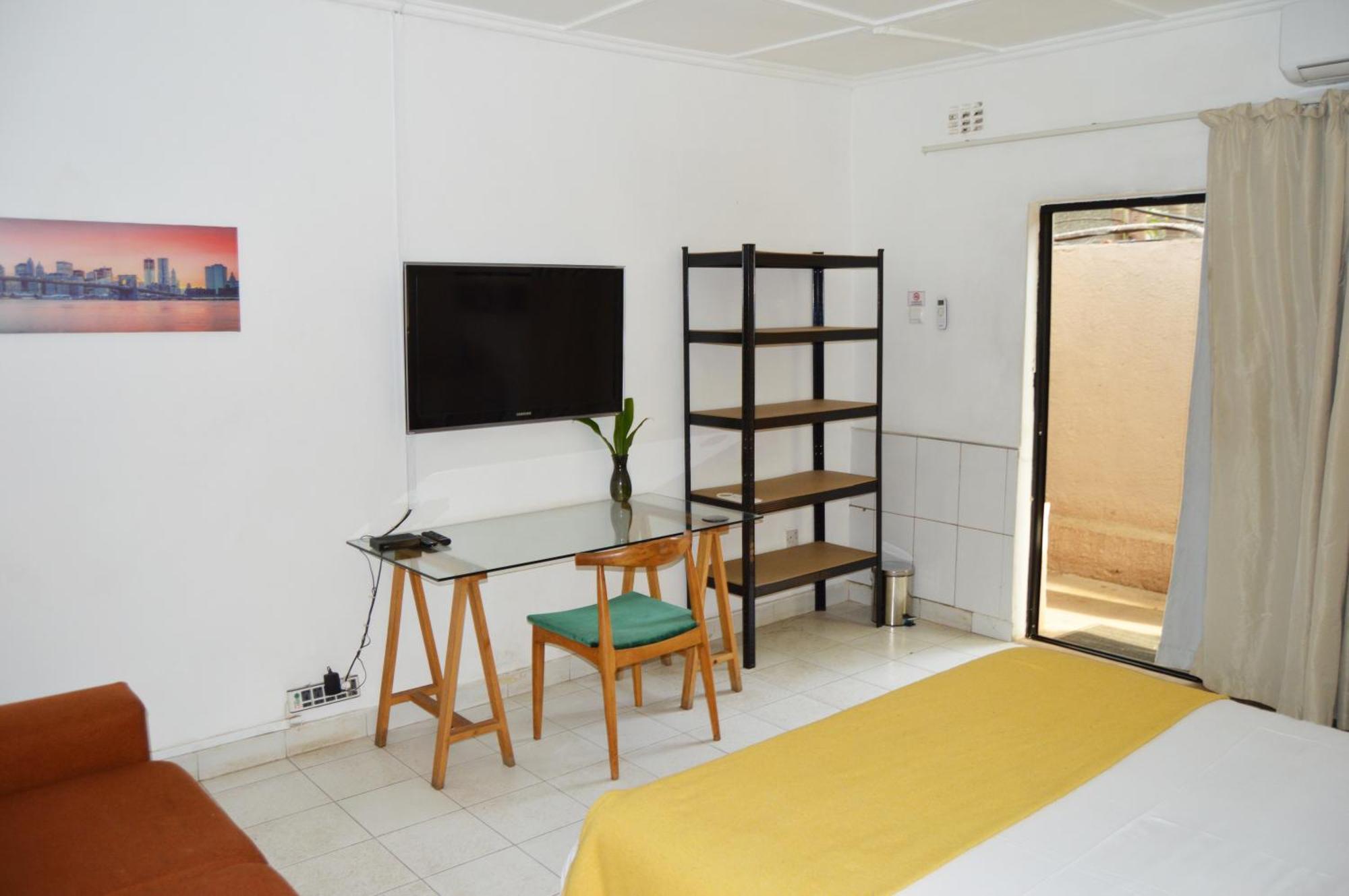 Bougainvilla Boutique Hotel & Restaurant Lubumbashi Buitenkant foto